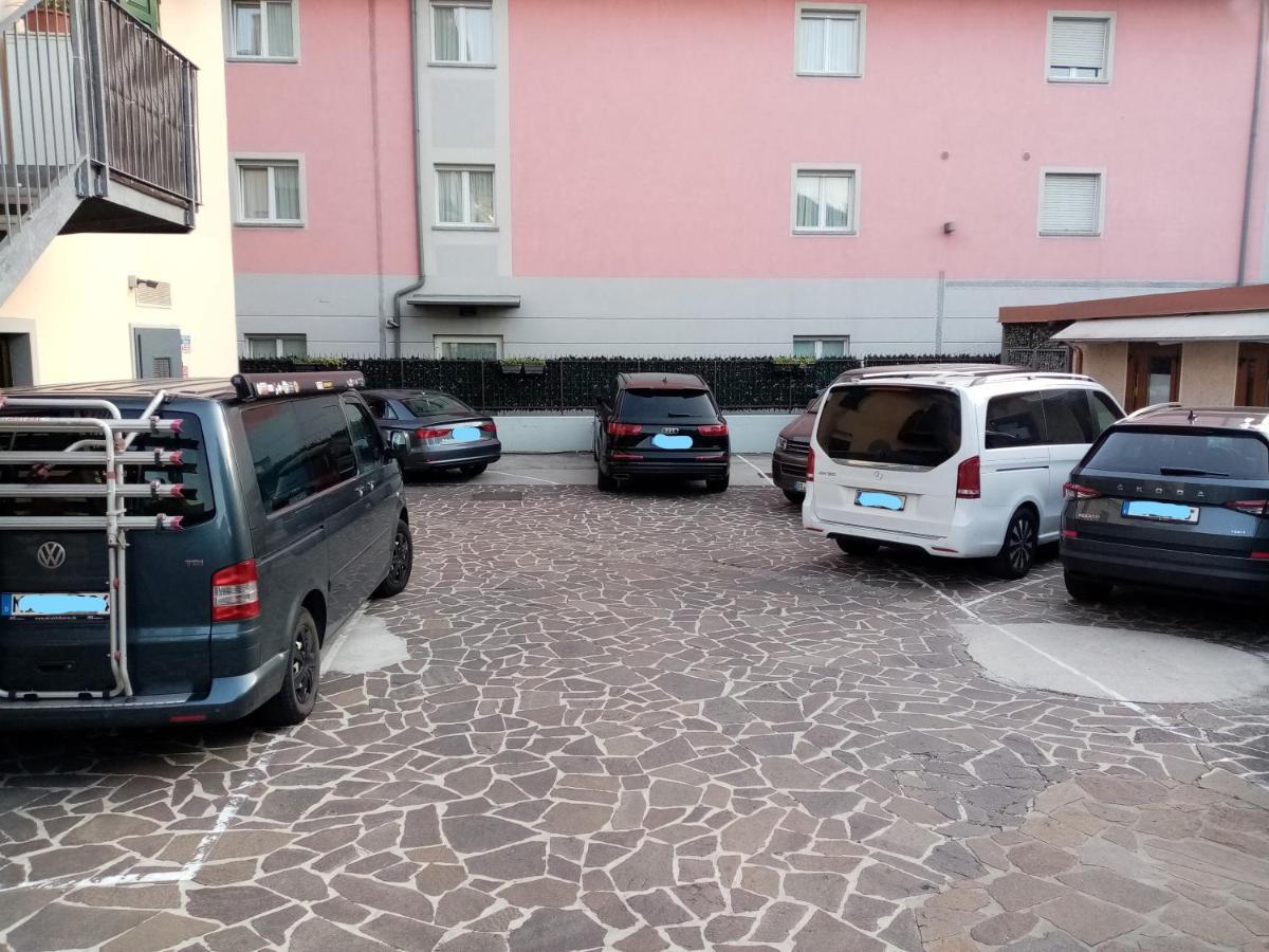Hotel Aurora Torbole Torbole Sul Garda Exterior foto